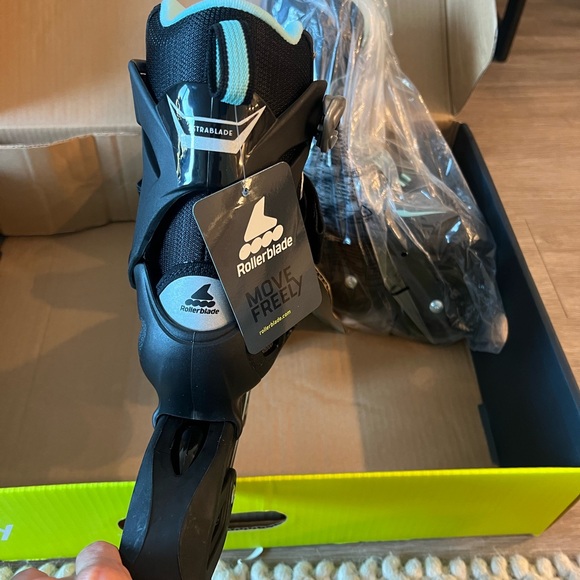 Rollerblade Women's Zetrablade Inline Skates Black and Blue - Picture 5 of 9